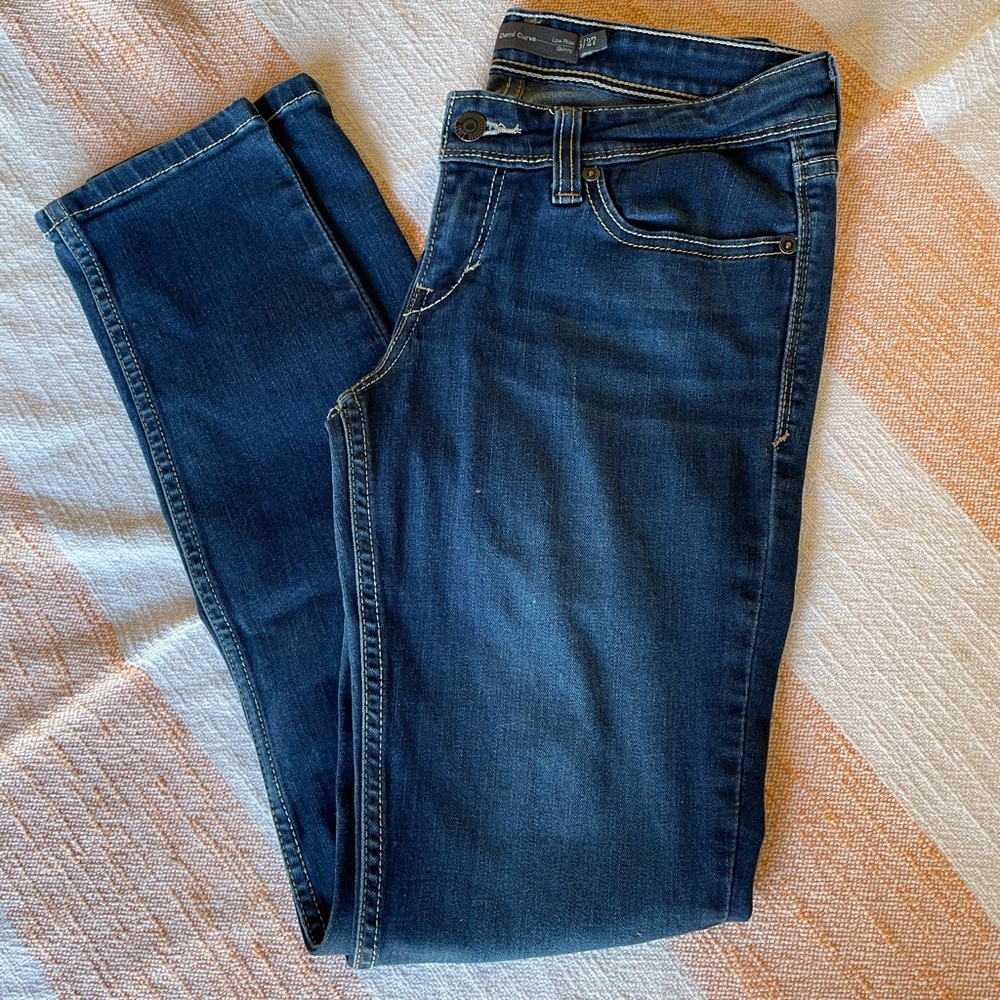 Levi’s Demi Curve Low Rise Skinny Jean 5/27